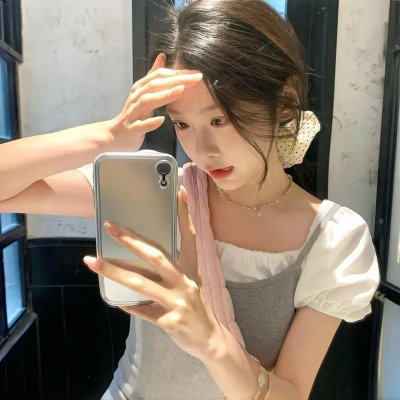 追梦的黎族女娃娃